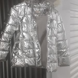 Girls fall/winter fashion coat. Size 6